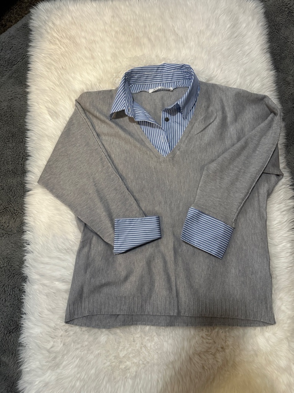 Sioni Gray V-Neck Sweater with Blue Striped Button-Down Detail